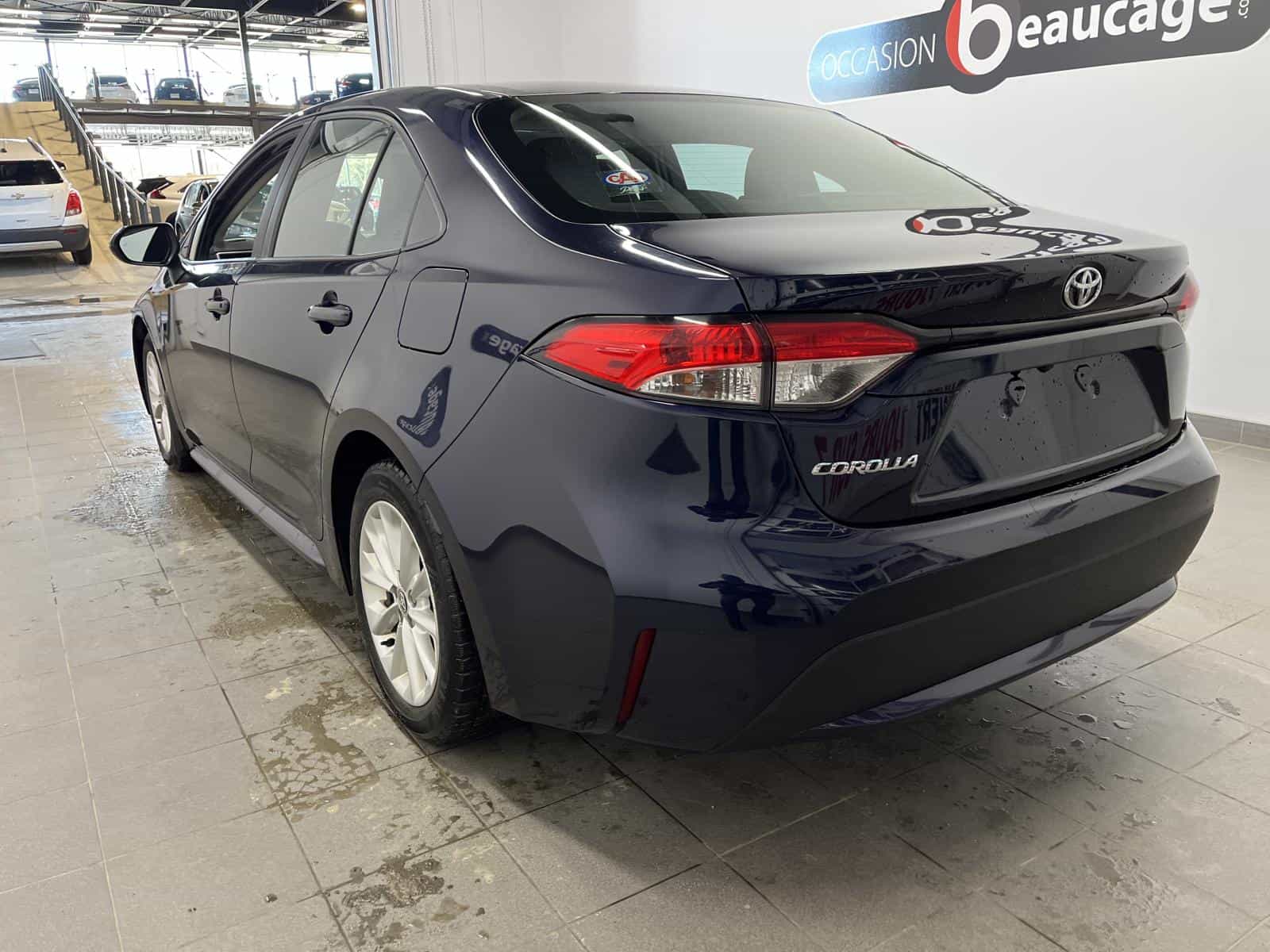 2020 Toyota Corolla LE - Image 3