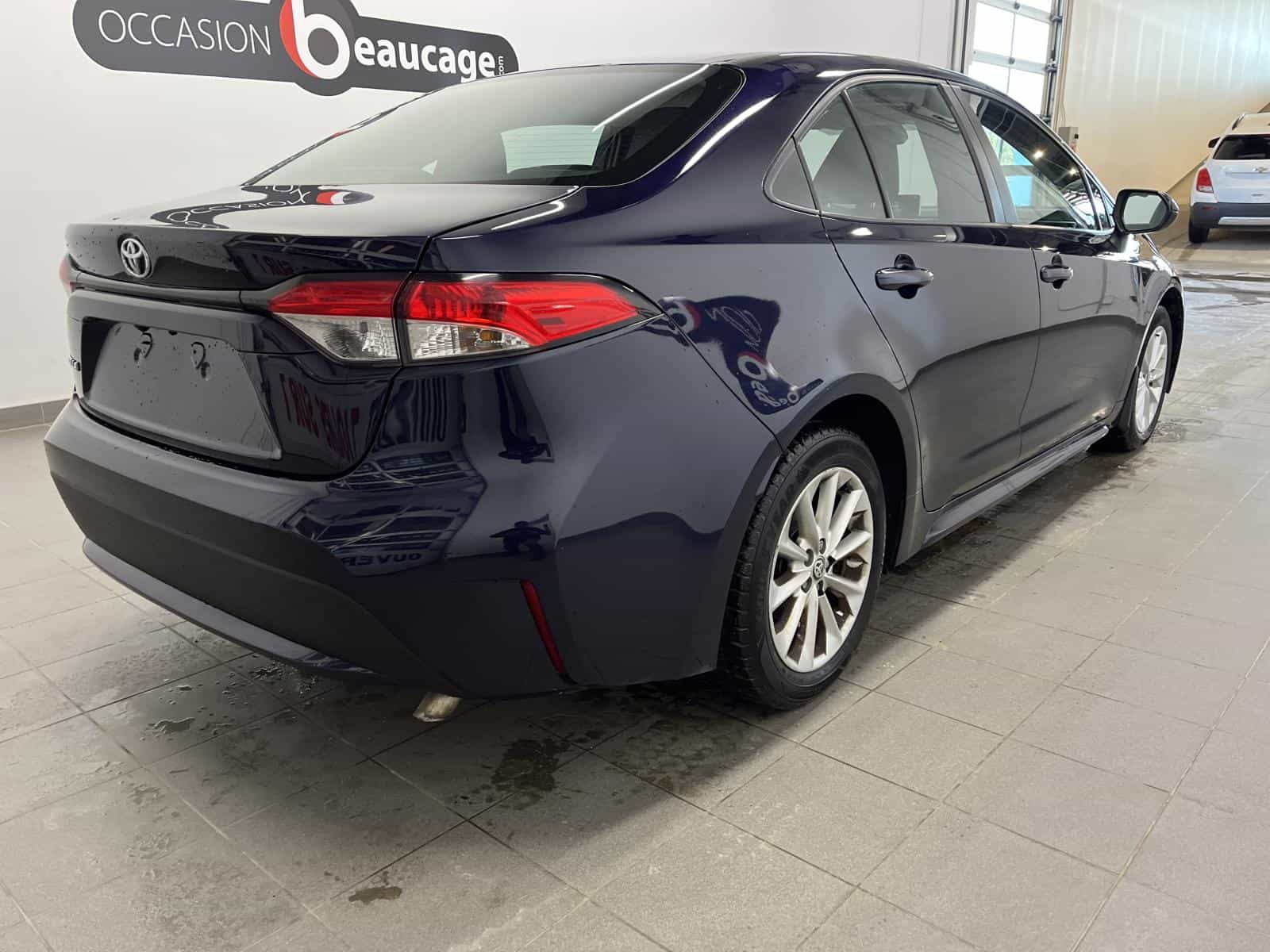 2020 Toyota Corolla LE - Image 5