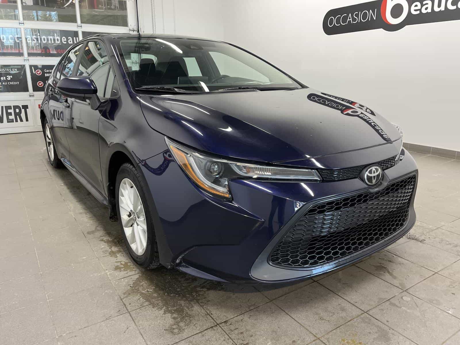 2020 Toyota Corolla LE - Image 6