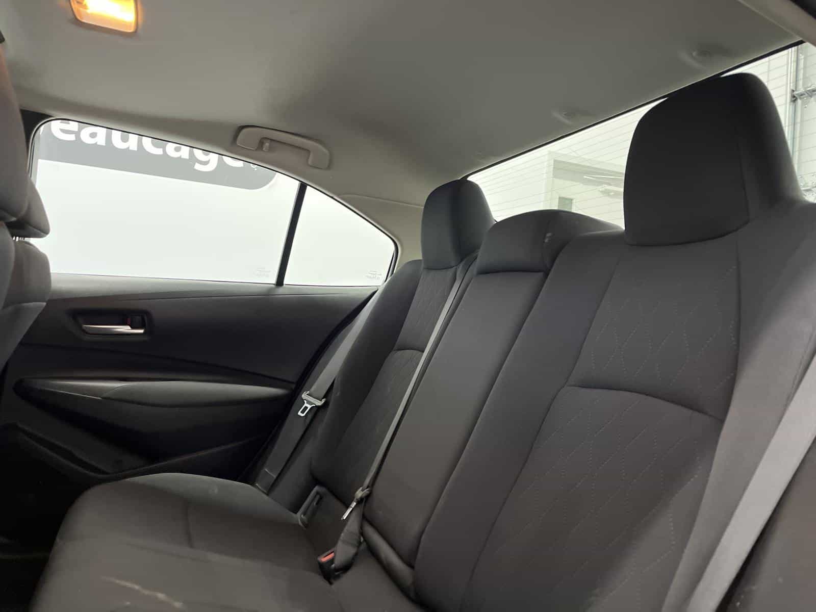 2020 Toyota Corolla LE - Image 9