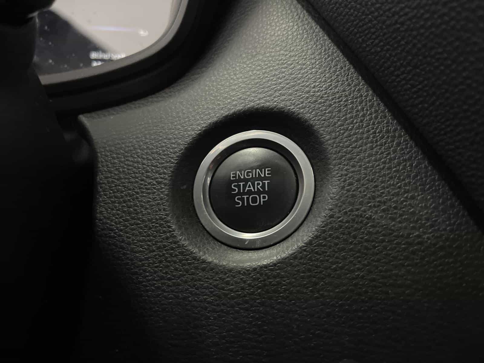 2020 Toyota Corolla LE - Image 12