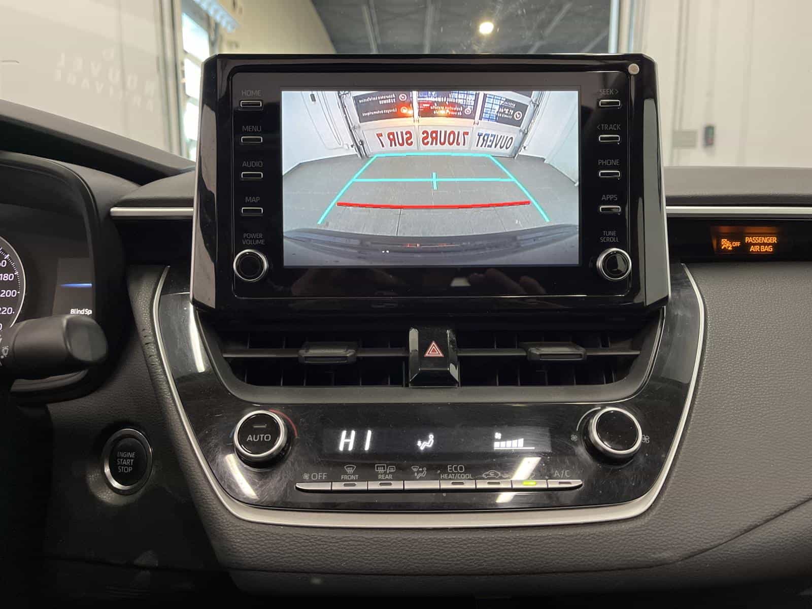 2020 Toyota Corolla LE - Image 19