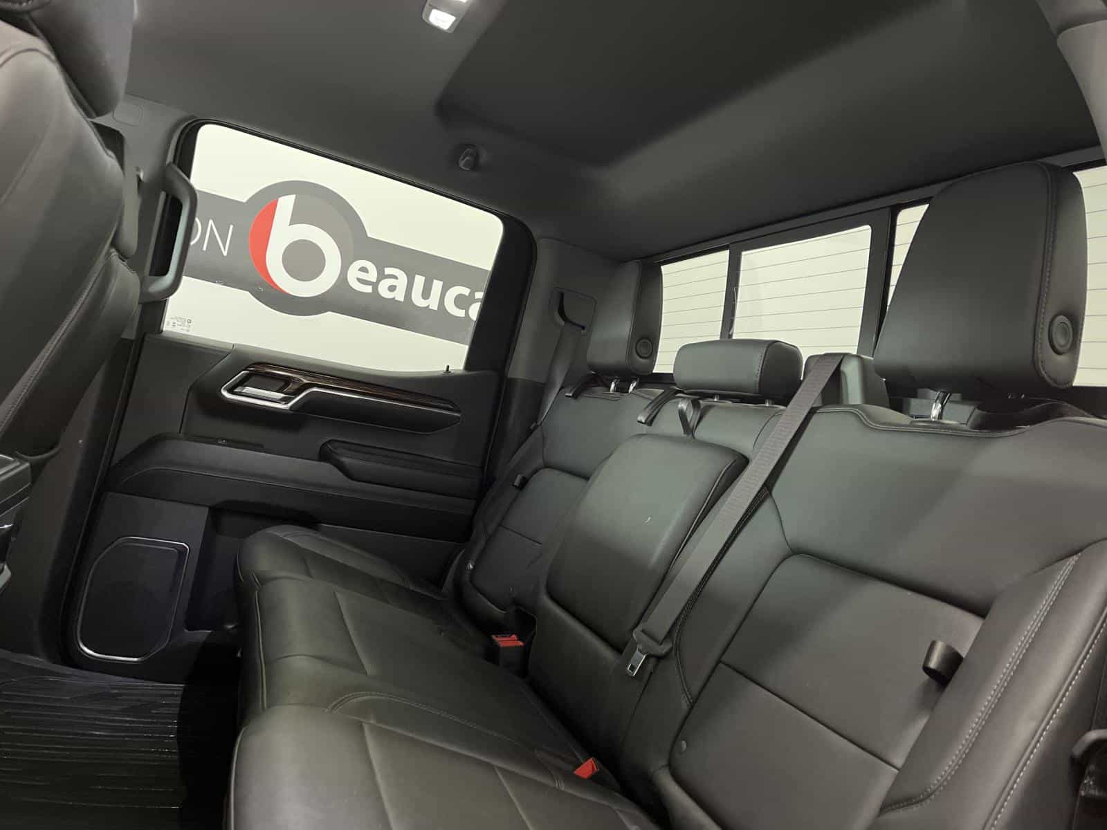 2024 GMC Sierra 1500 Elevation - Image 10