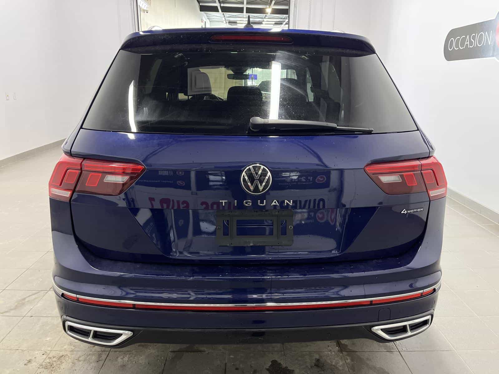 2022 Volkswagen Tiguan Highline R-Line - Image 4