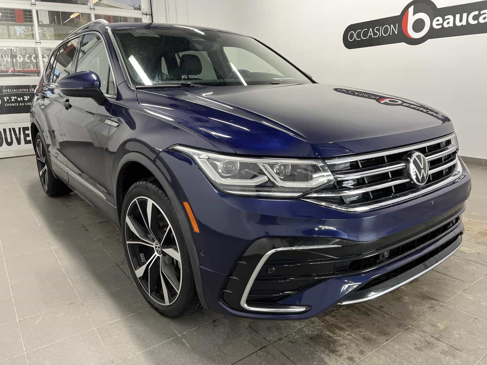 2022 Volkswagen Tiguan Highline R-Line - Image 6