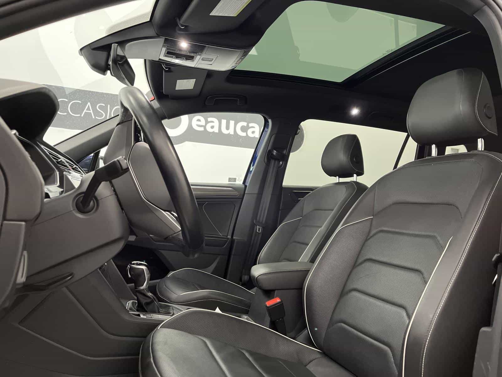 2022 Volkswagen Tiguan Highline R-Line - Image 8