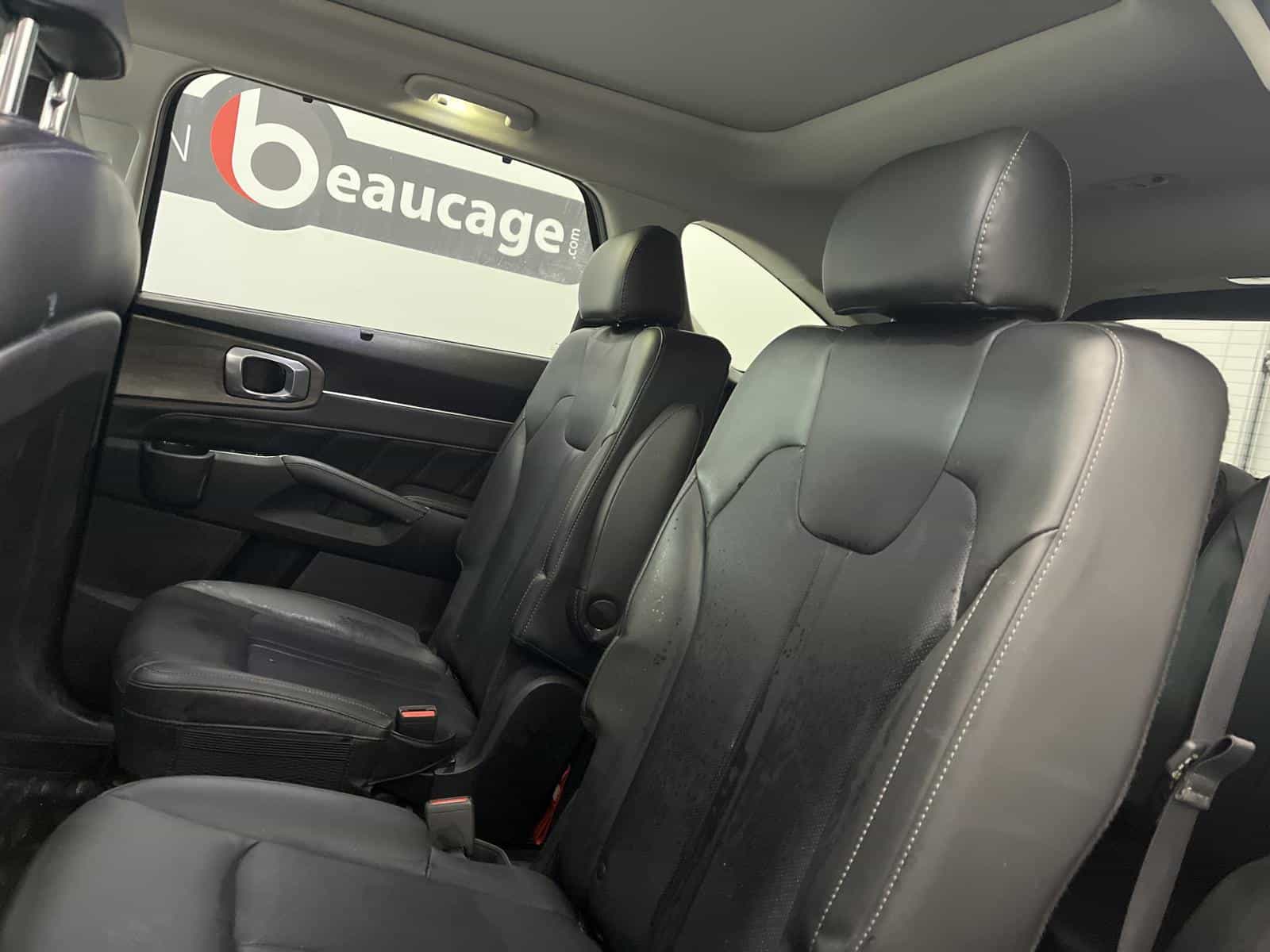 2022 Kia Sorento - Image 10