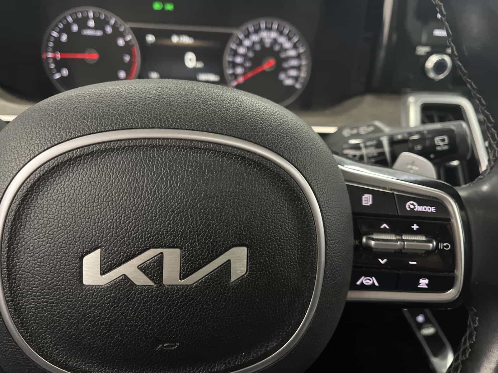 2022 Kia Sorento - Image 18