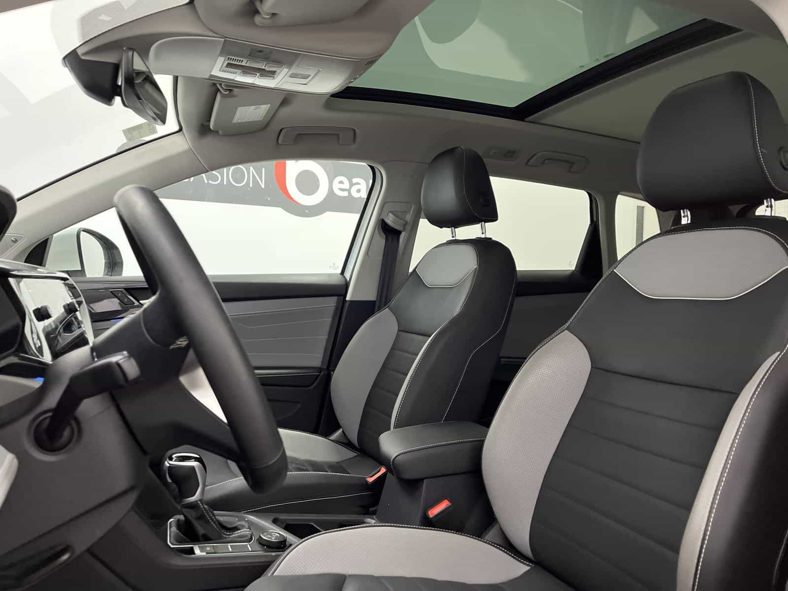 2024 Volkswagen Taos Highline - Image 7