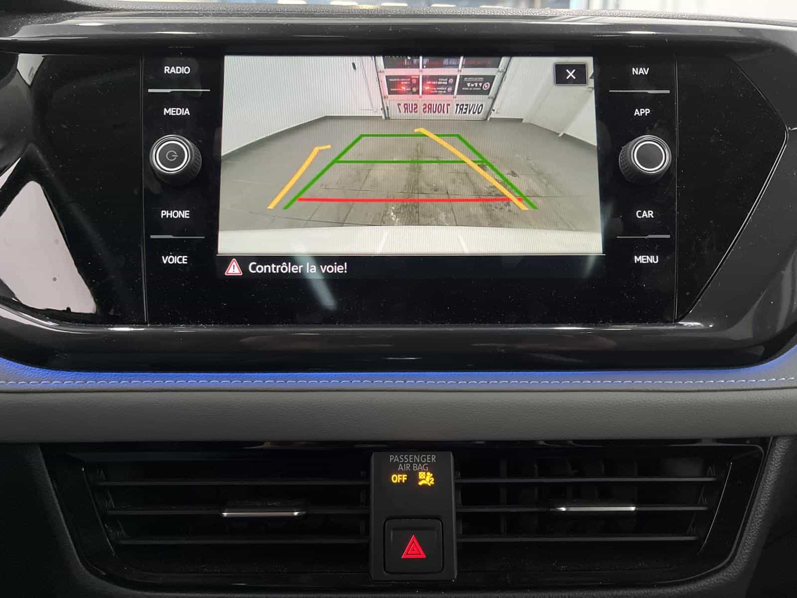 2024 Volkswagen Taos Highline - Image 19