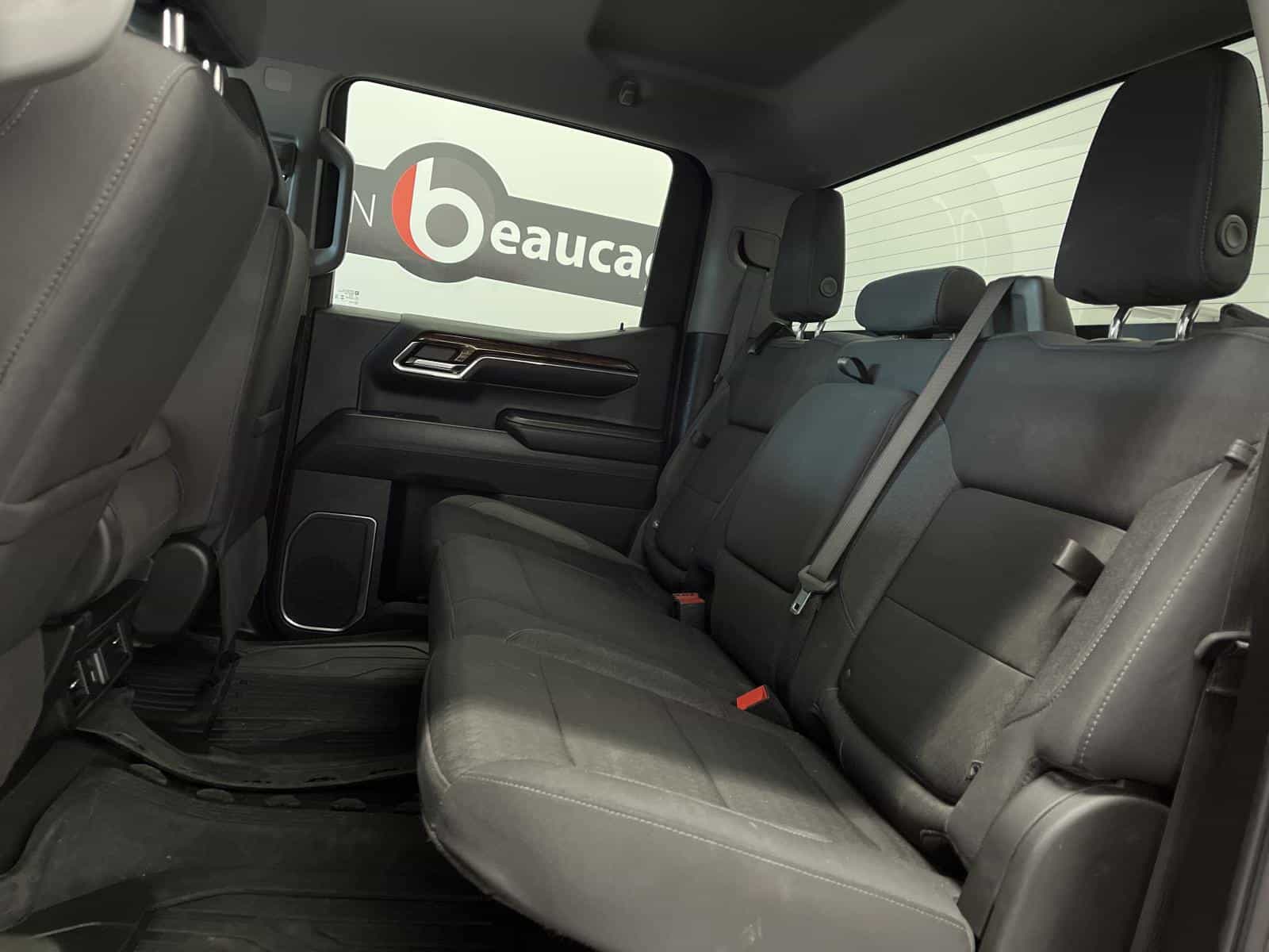 2024 GMC Sierra 1500 Elevation - Image 10