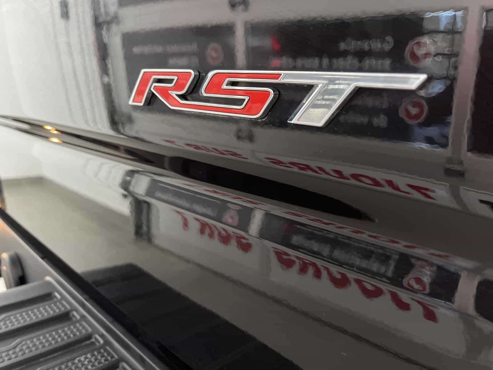 2023 Chevrolet Silverado 1500 RST - Image 25