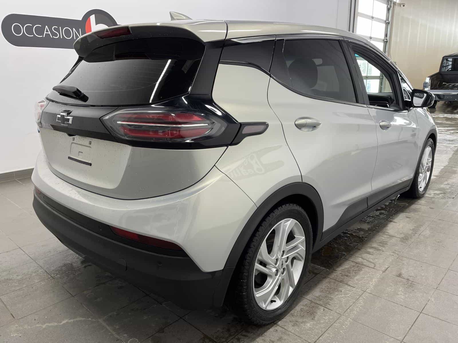 2023 Chevrolet Bolt EV LT - Image 5