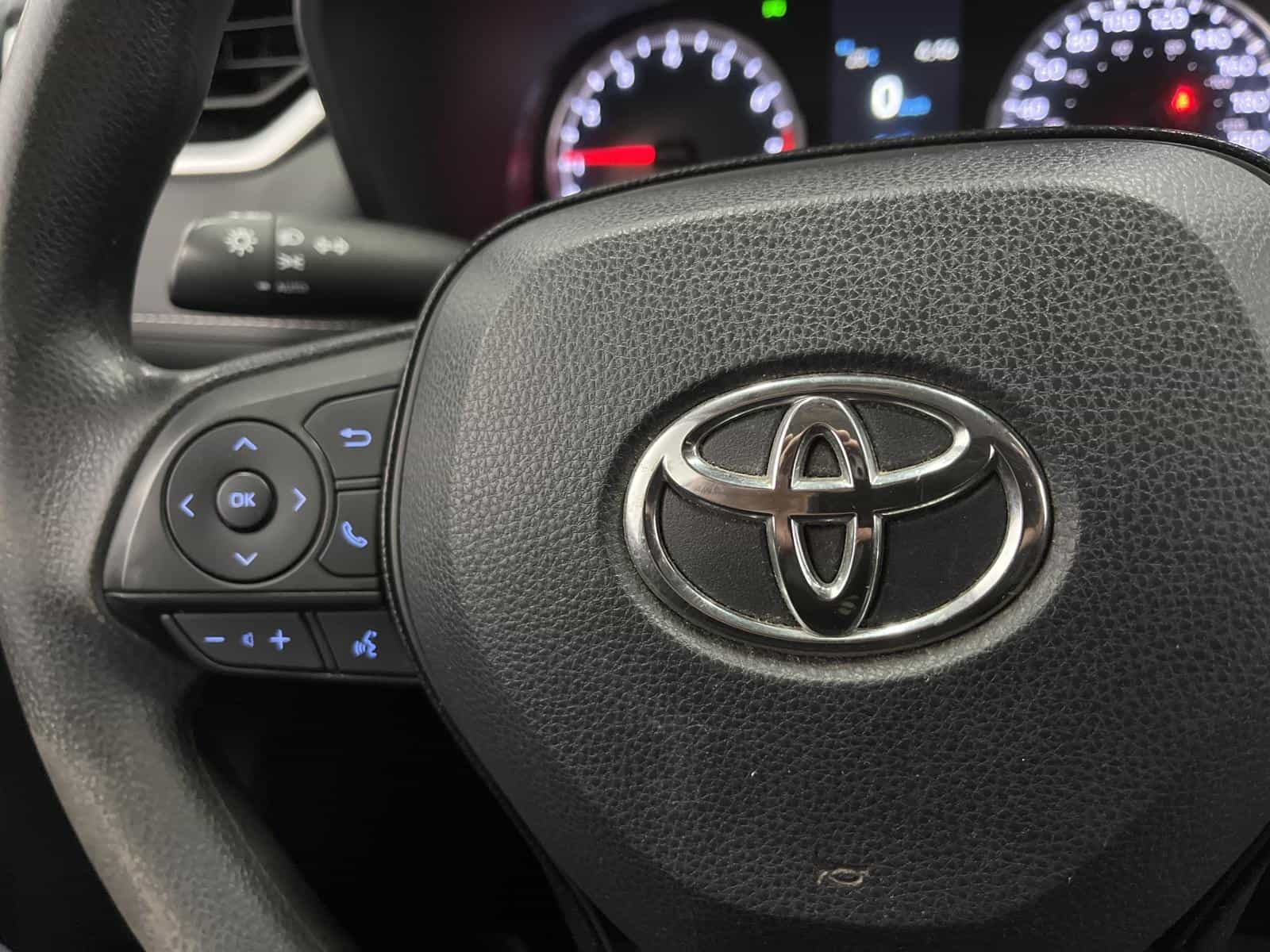 Image 14 Toyota Rav4 LE 2021