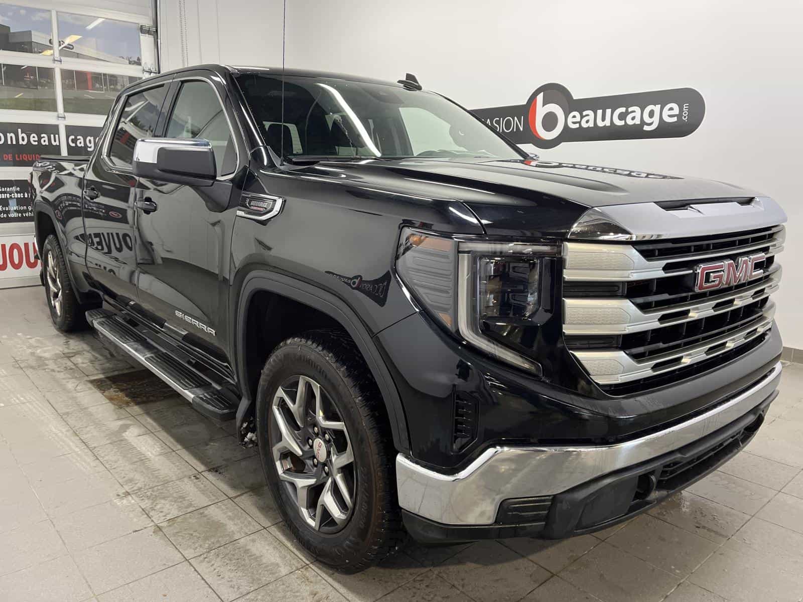 2024 GMC Sierra 1500 SLE - Image 6