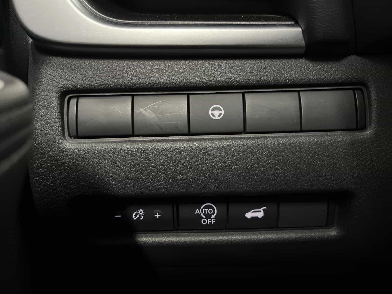 2023 Nissan Rogue SV - Image 14