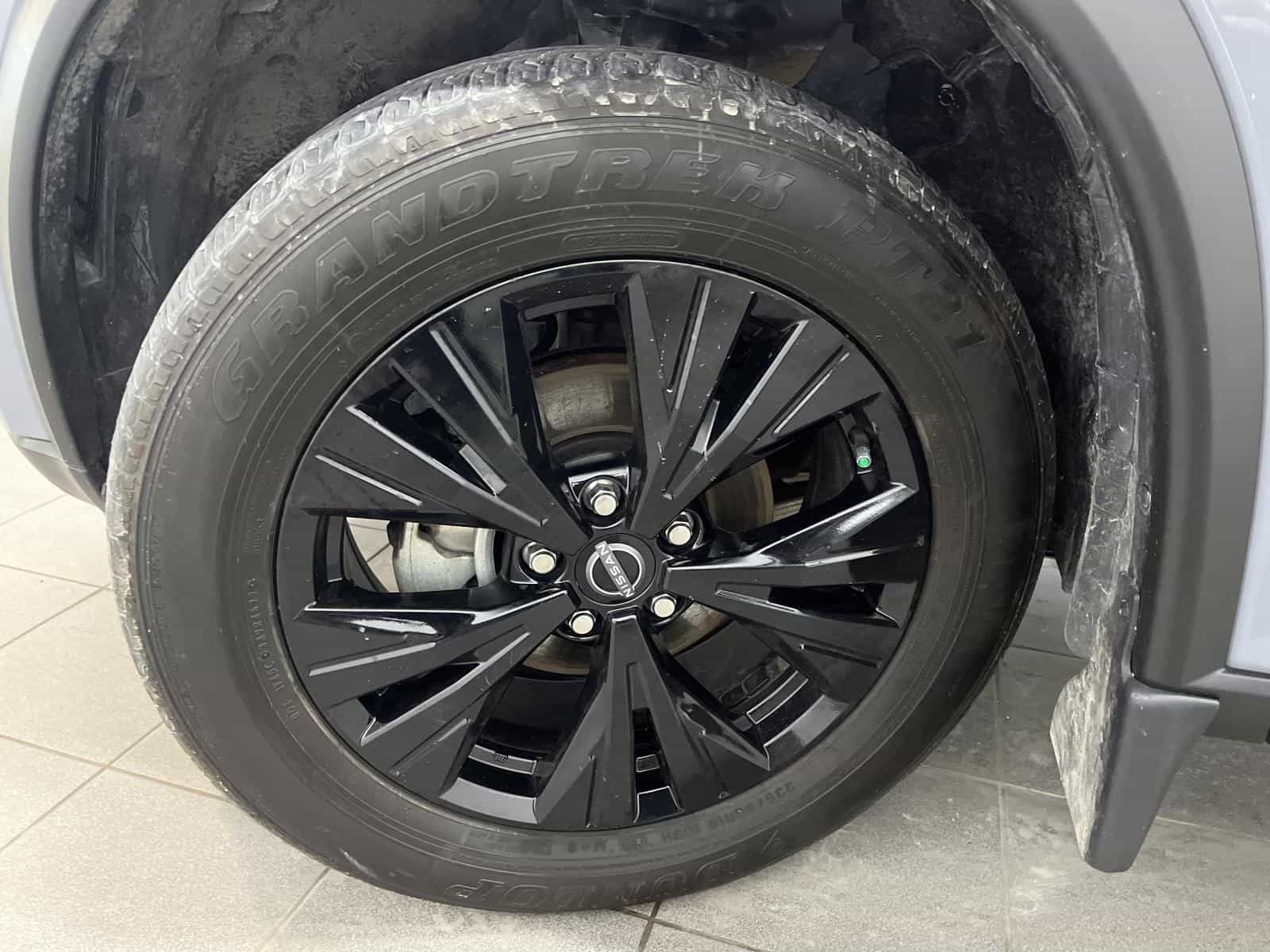 2023 Nissan Rogue SV - Image 23