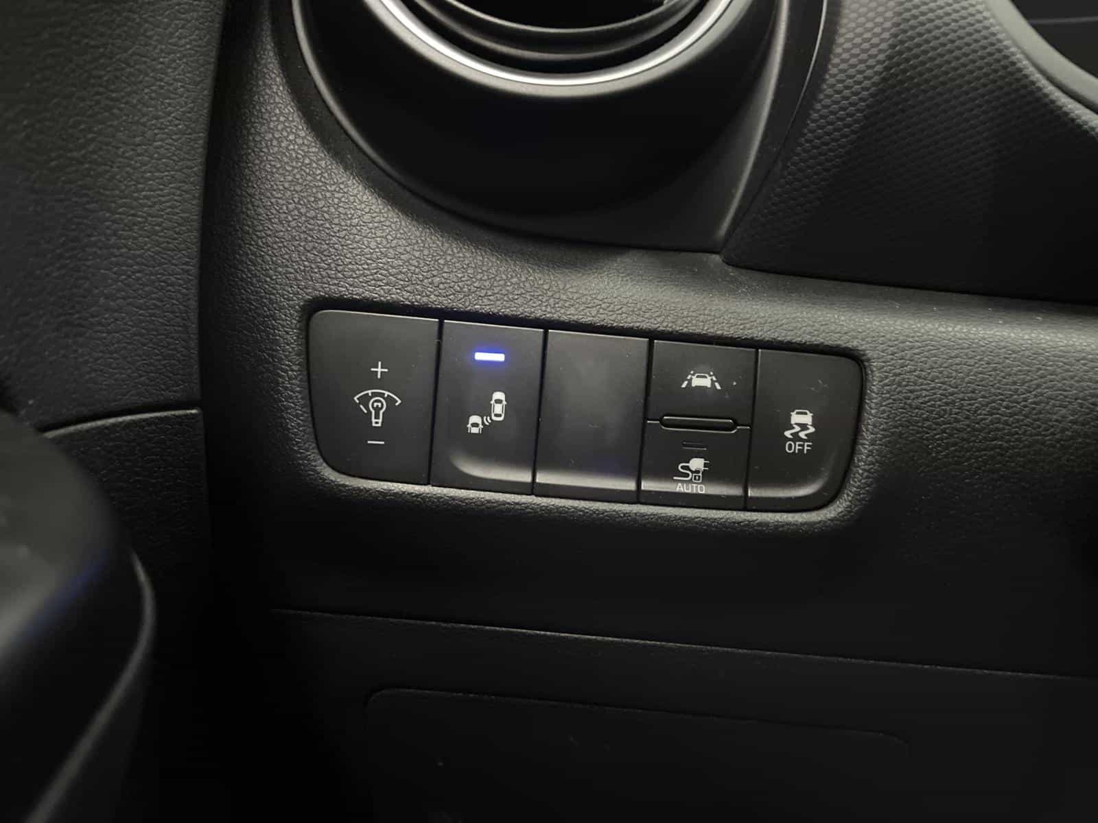 2021 Hyundai Kona EV Preferred - Image 14