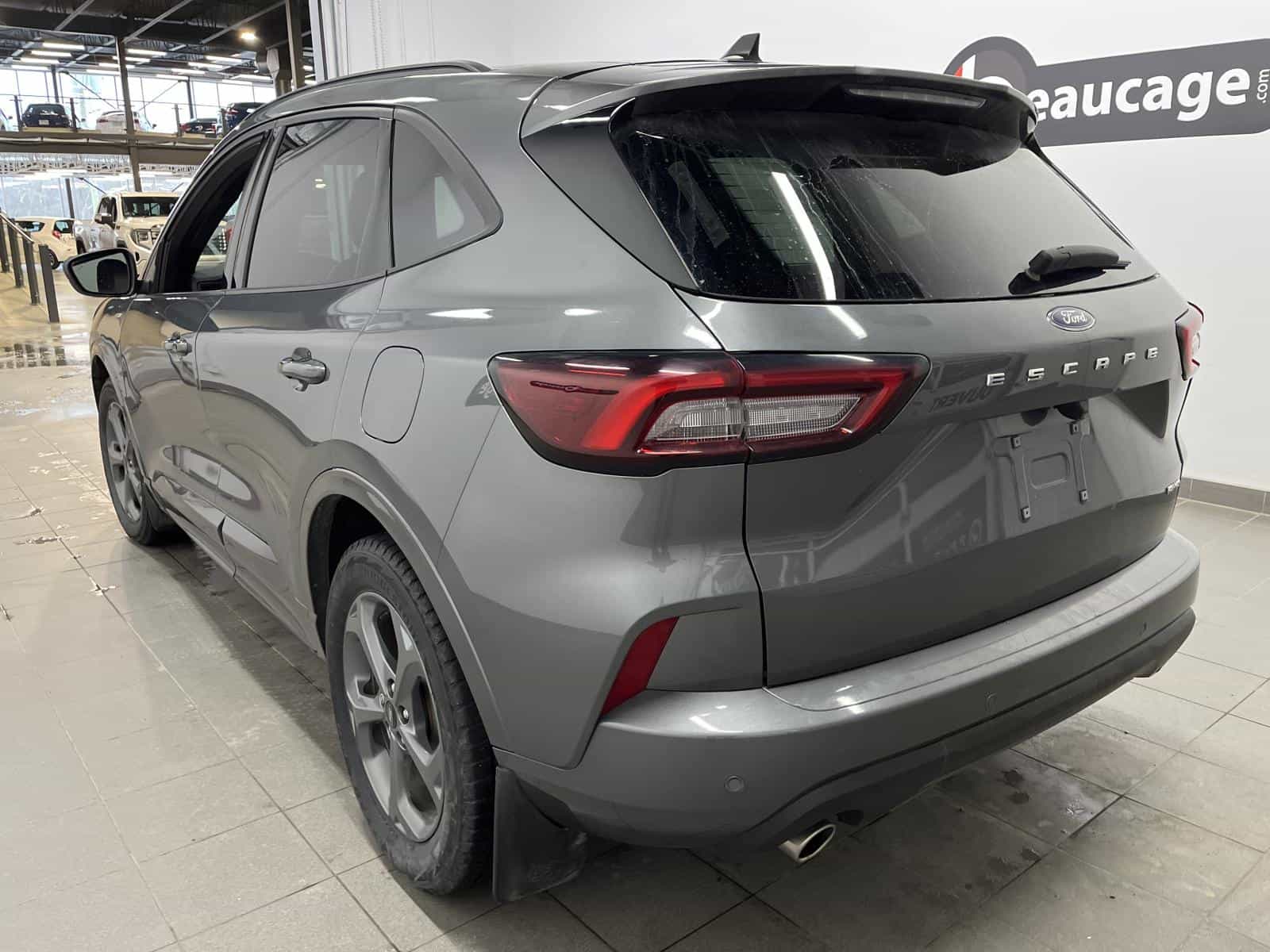 2023 Ford Escape ST-Line - Image 3