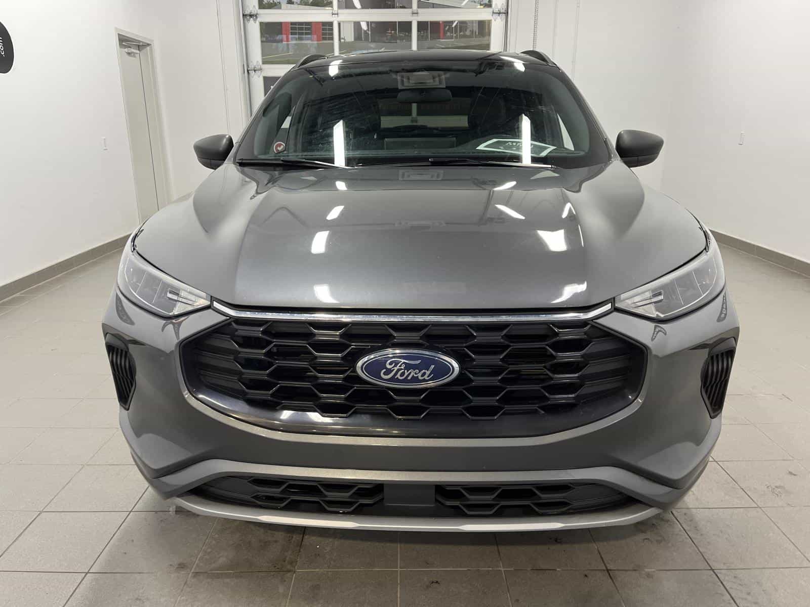 2023 Ford Escape ST-Line - Image 7