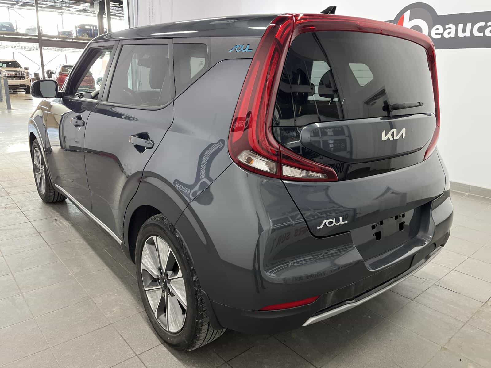 Image 3 Kia Soul EV Limited 2022