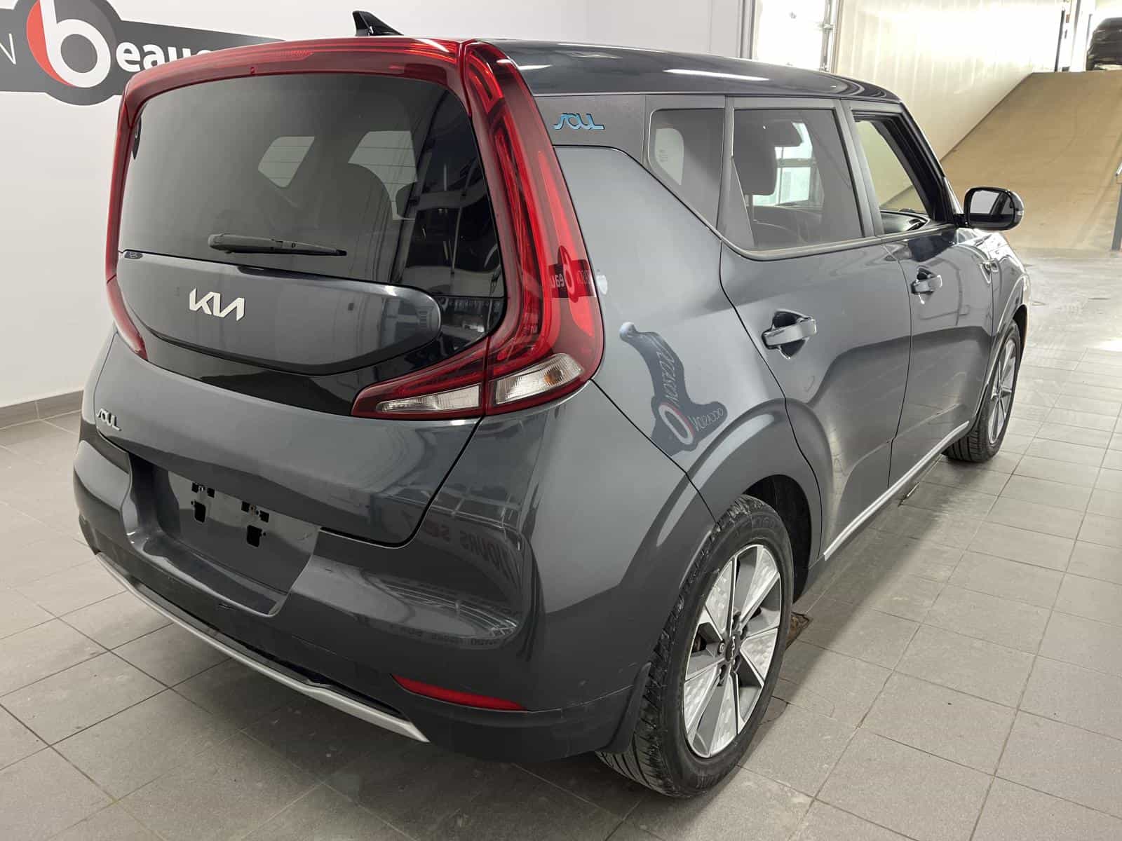 Image 5 Kia Soul EV Limited 2022
