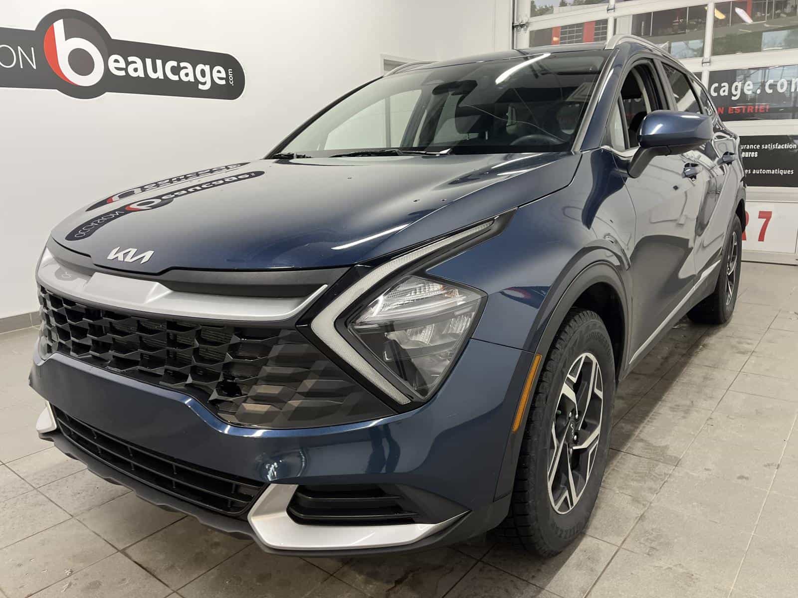 2023 Kia Sportage LX - Image 1