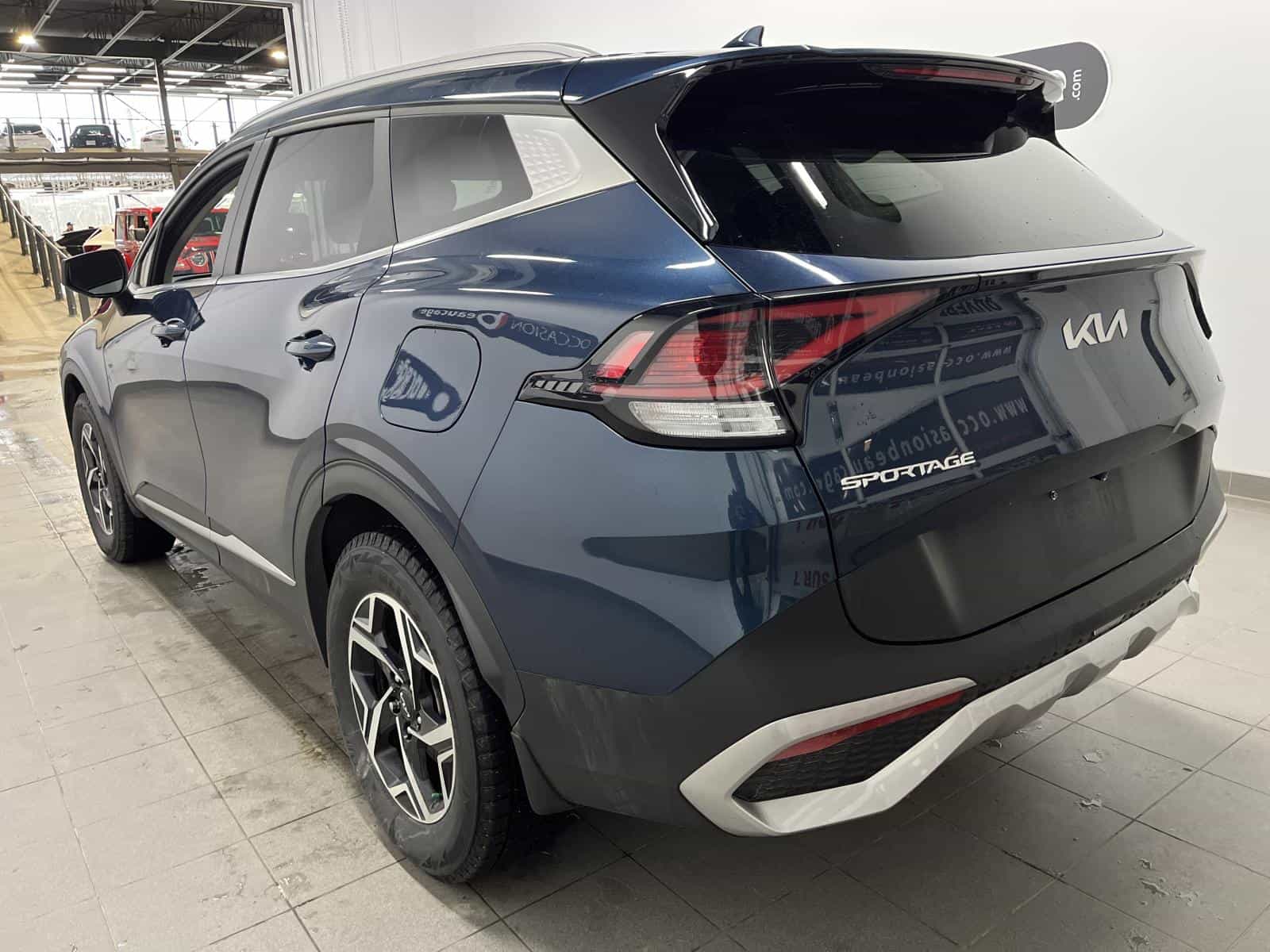 2023 Kia Sportage LX - Image 3