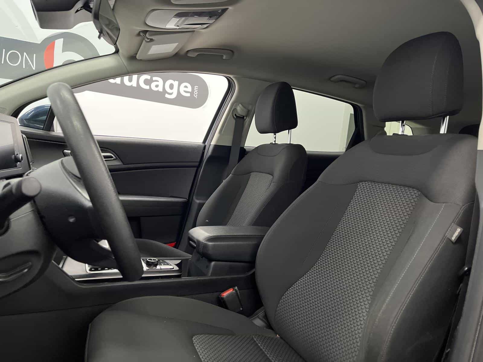 2023 Kia Sportage LX - Image 8