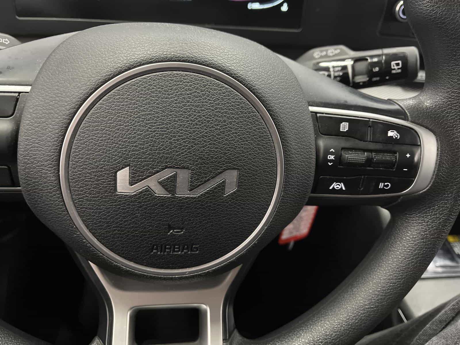 2023 Kia Sportage LX - Image 14