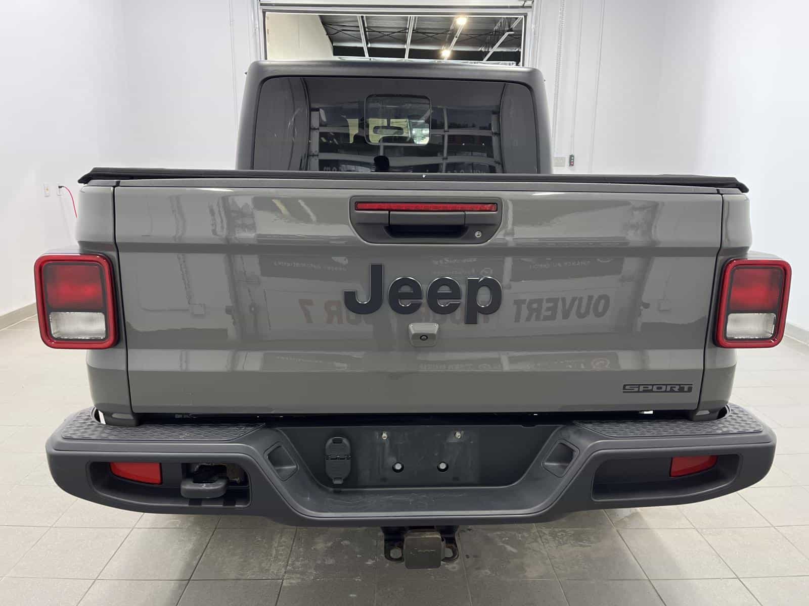 Image 4 Jeep Gladiator Sport S 2021