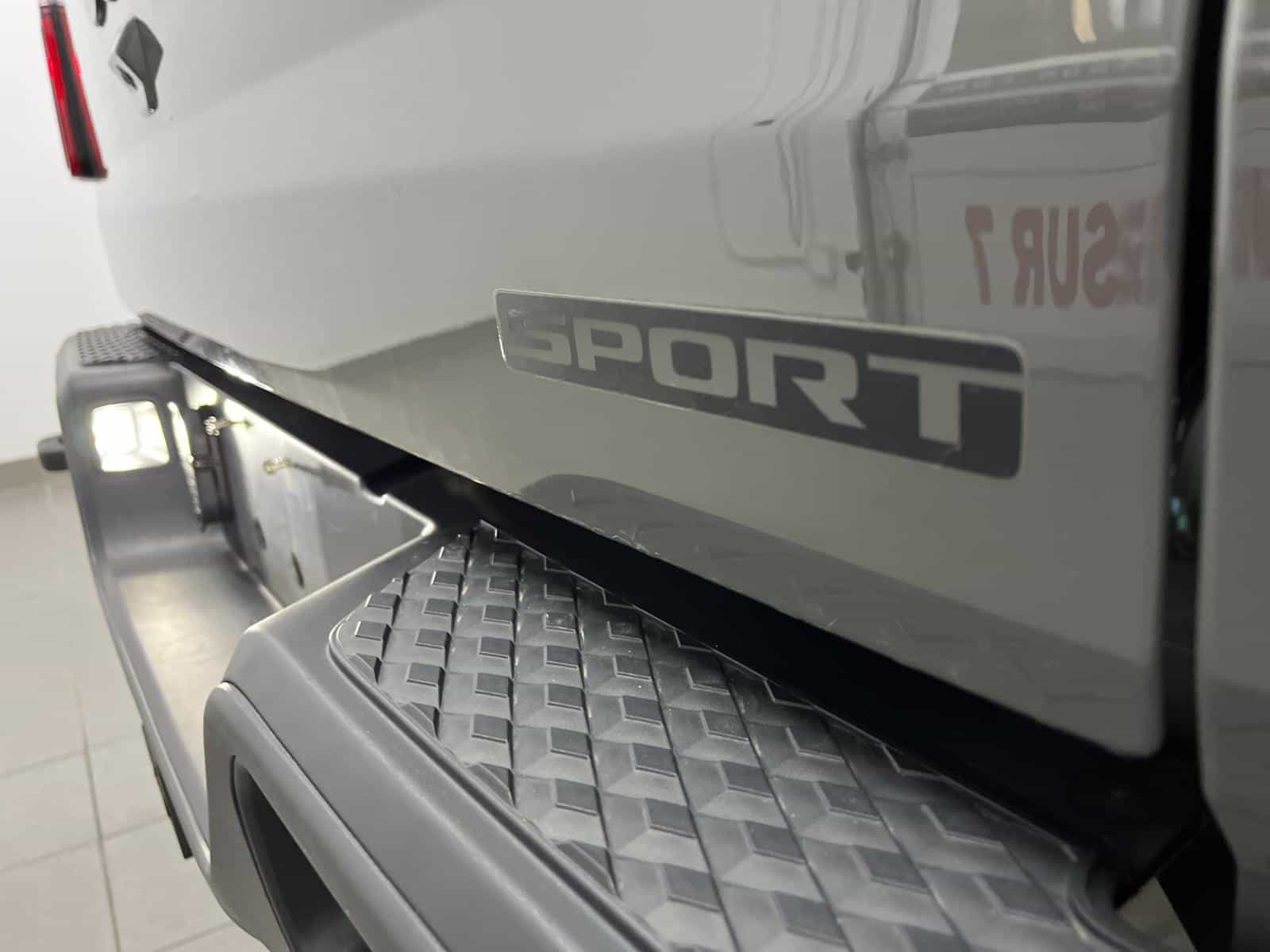 2021 Jeep Gladiator Sport S - Image 28