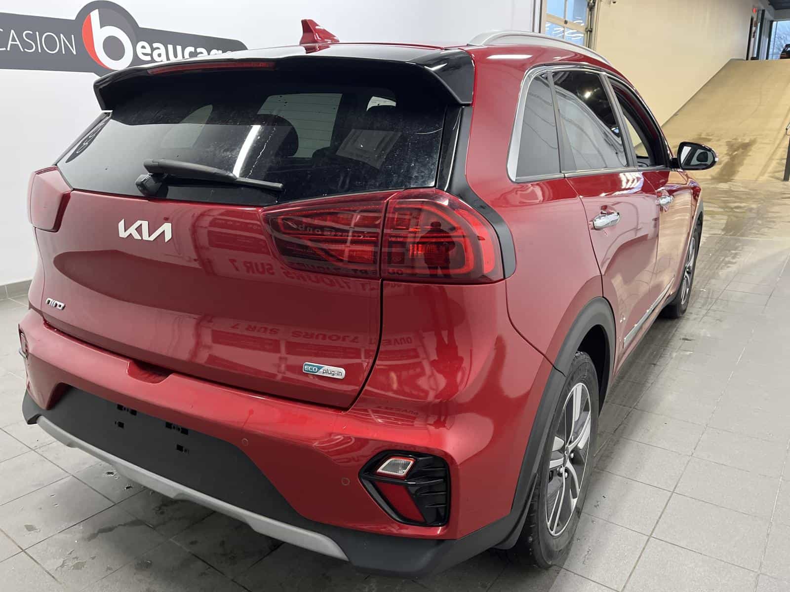 2022 Kia Niro SX Touring Plug-In - Image 5