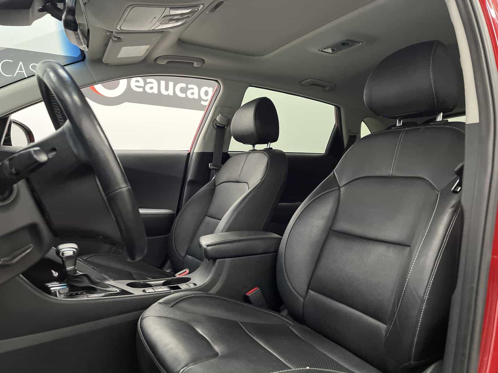 2022 Kia Niro SX Touring Plug-In - Image 8