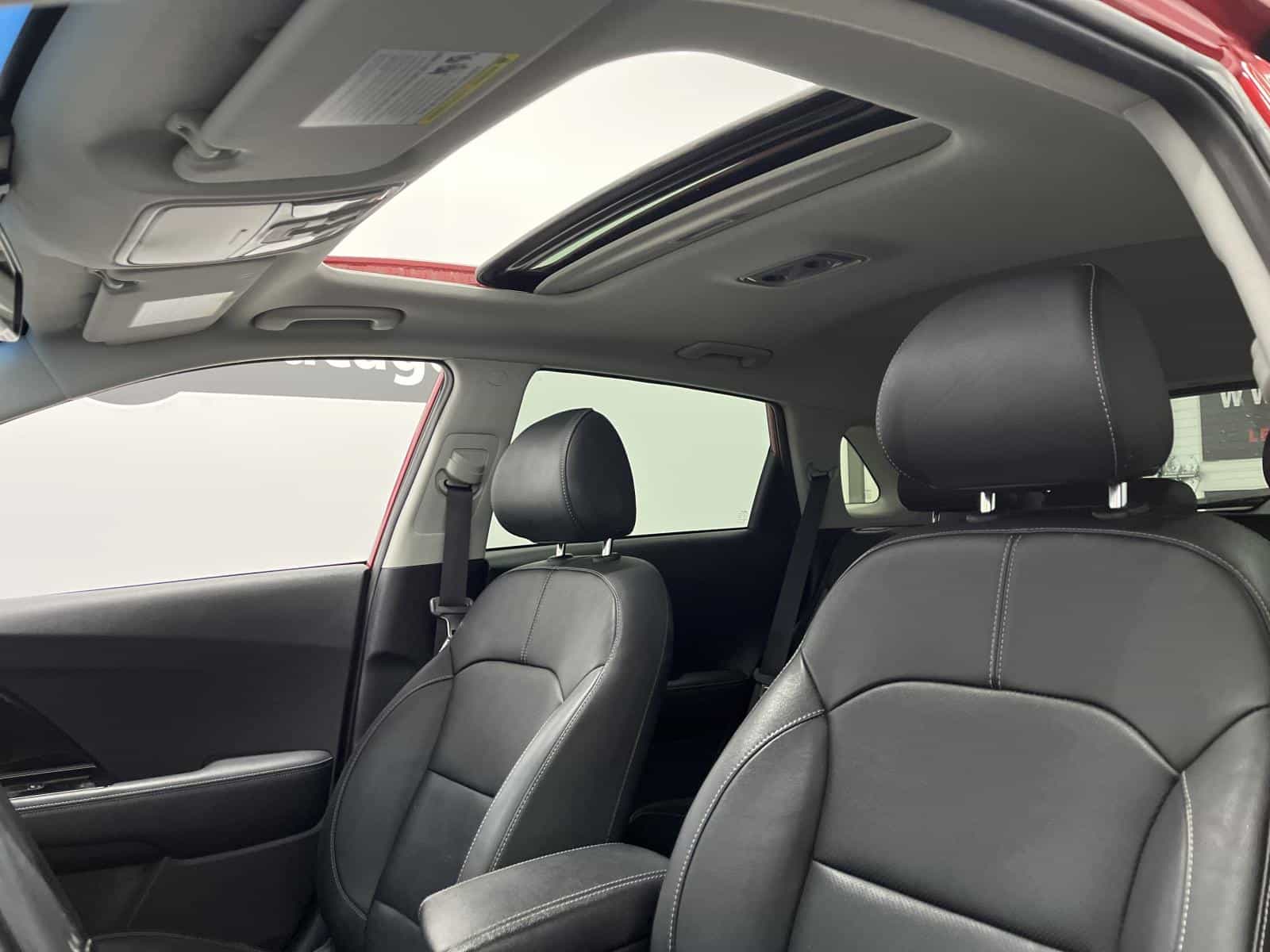 2022 Kia Niro SX Touring Plug-In - Image 22