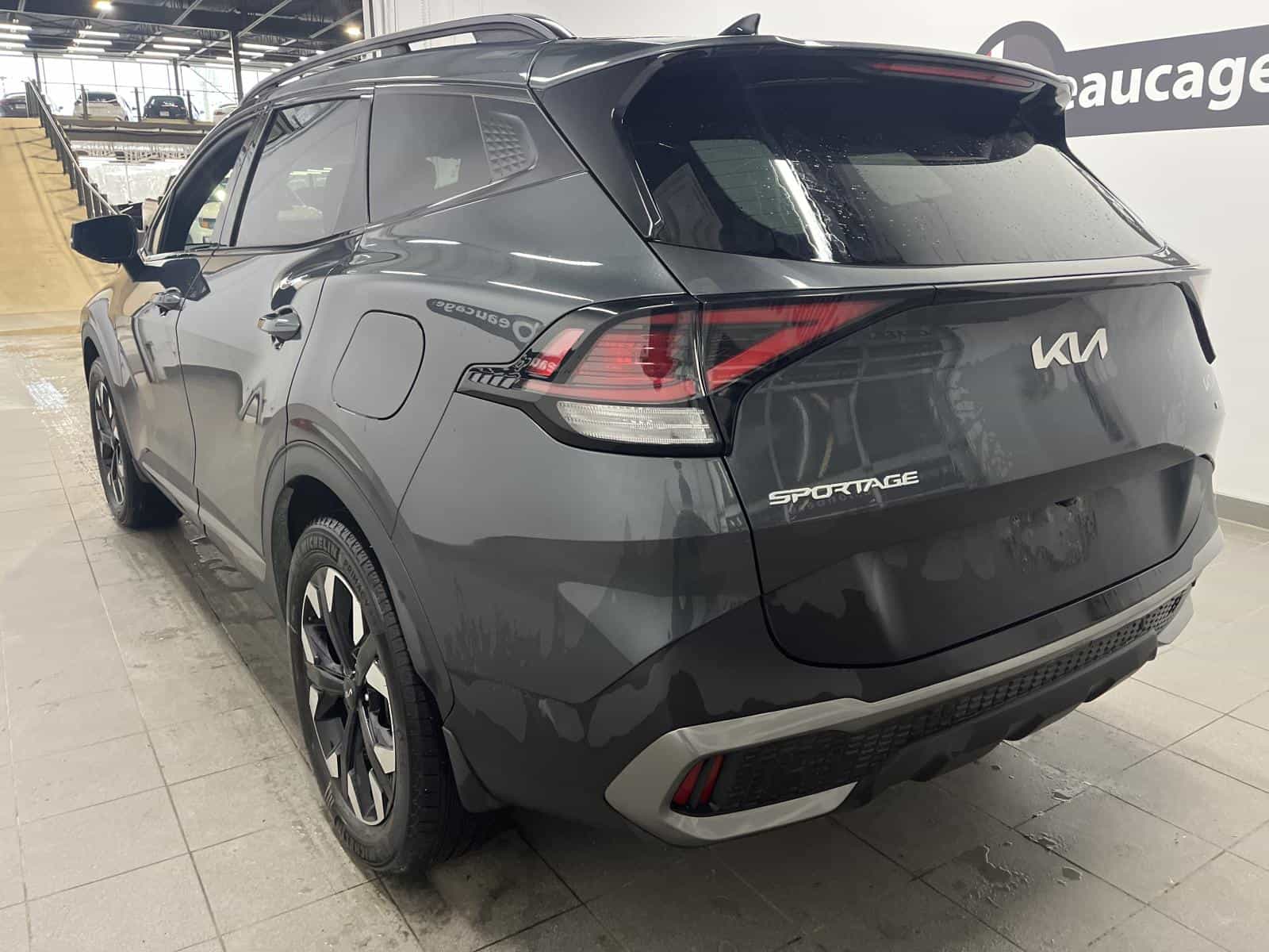 2024 Kia Sportage X-Line - Image 3