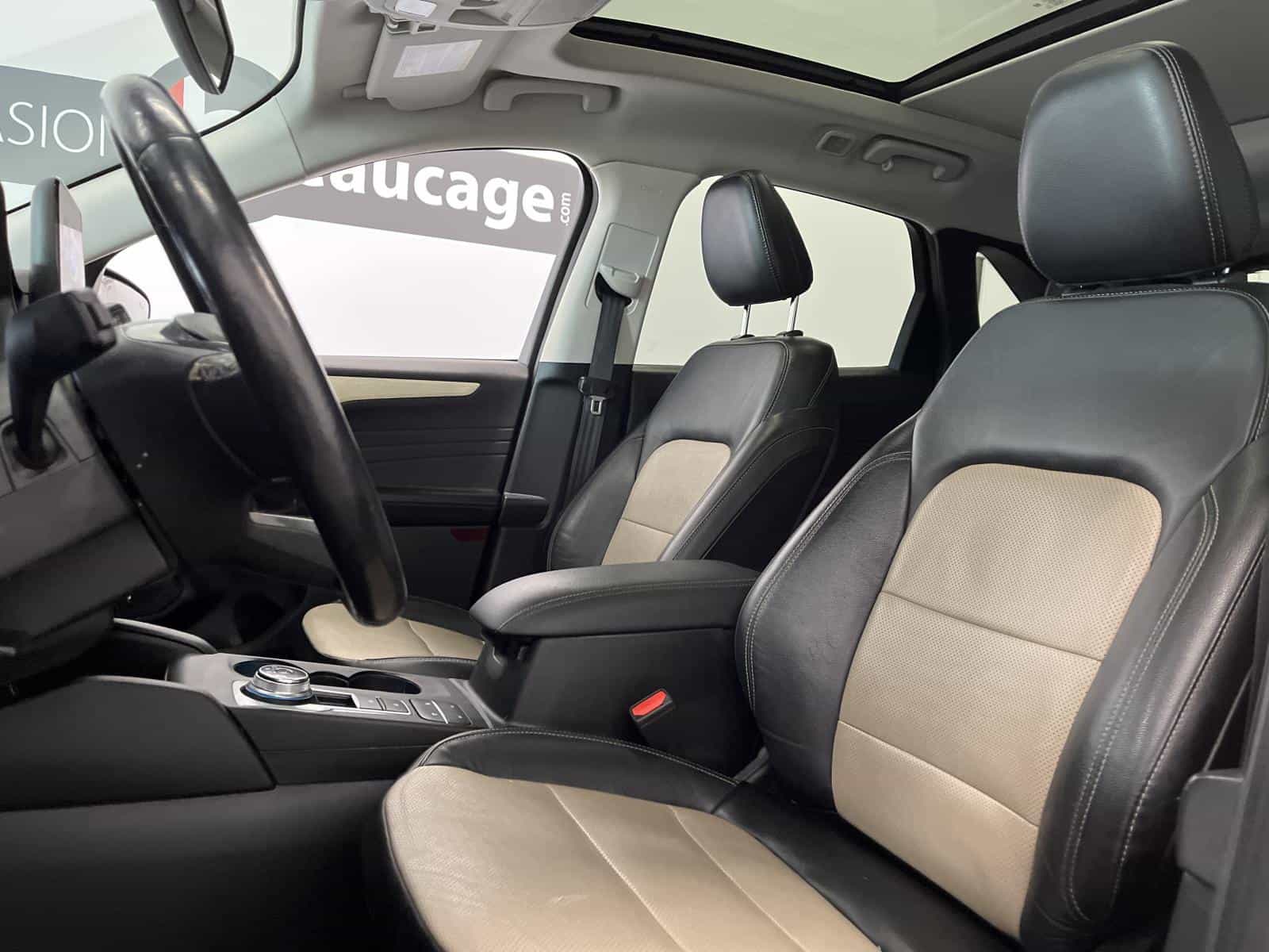 2021 Ford Escape Titanium PHEV - Image 8