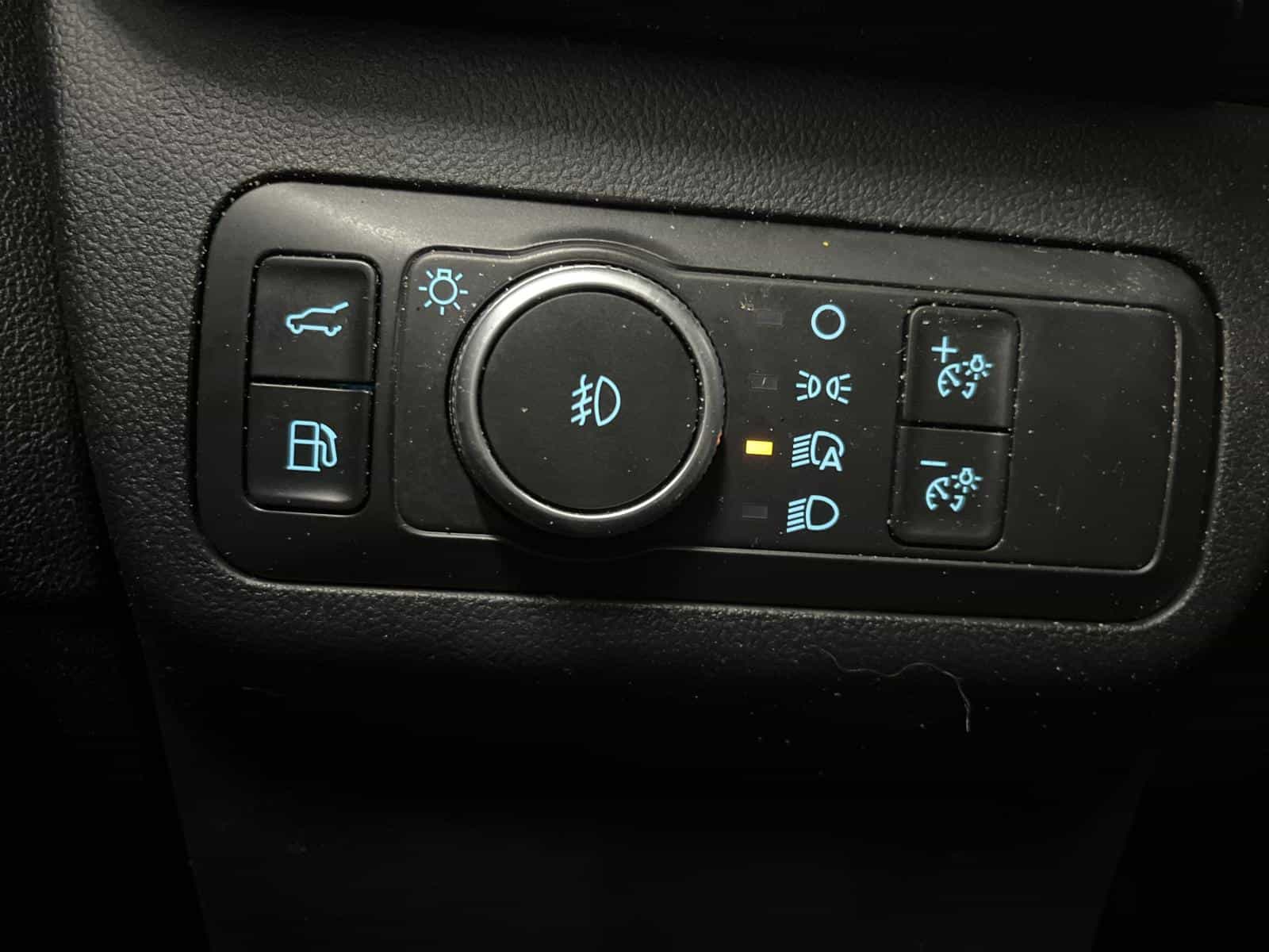 2021 Ford Escape Titanium PHEV - Image 13