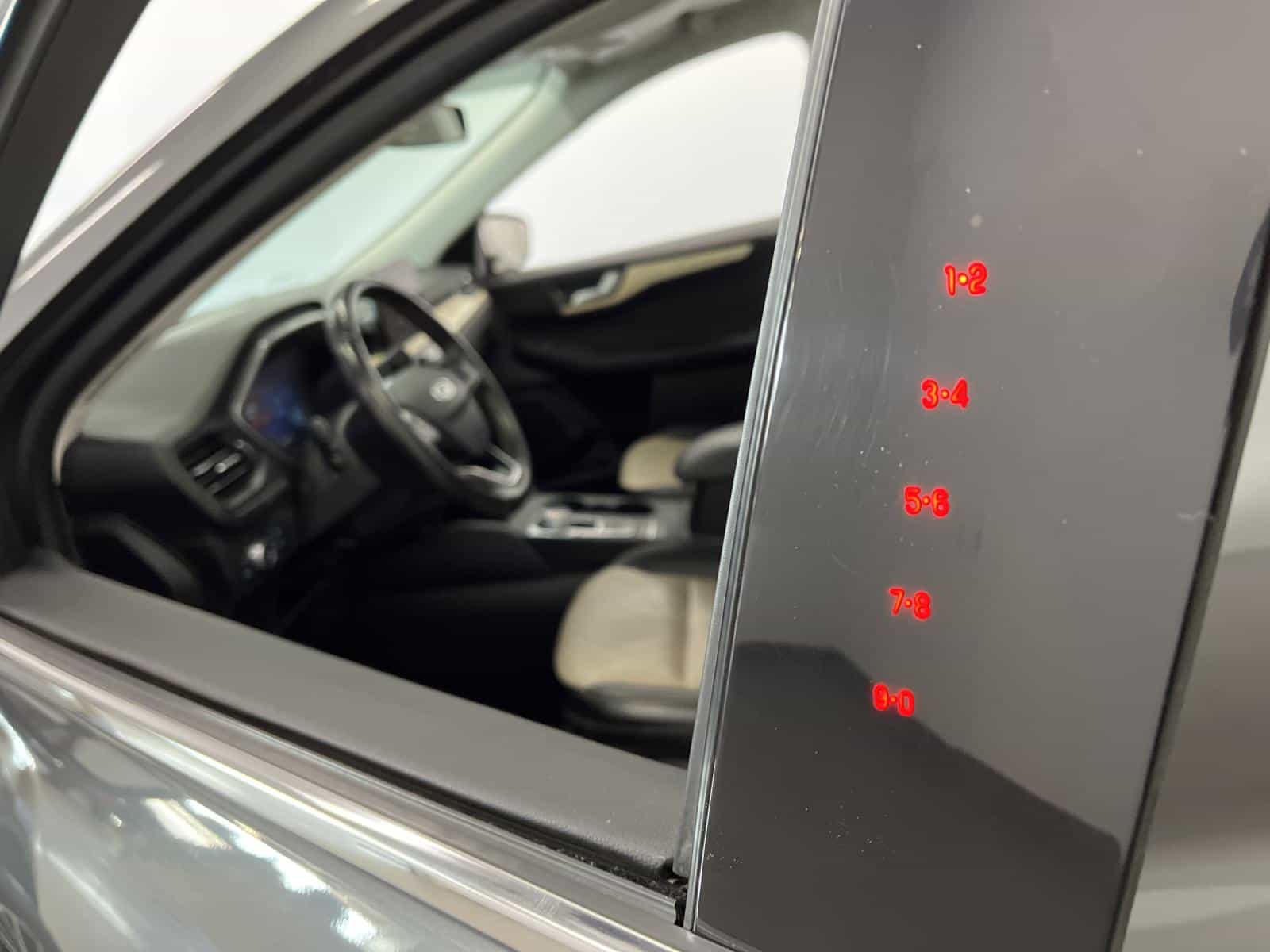 2021 Ford Escape Titanium PHEV - Image 28