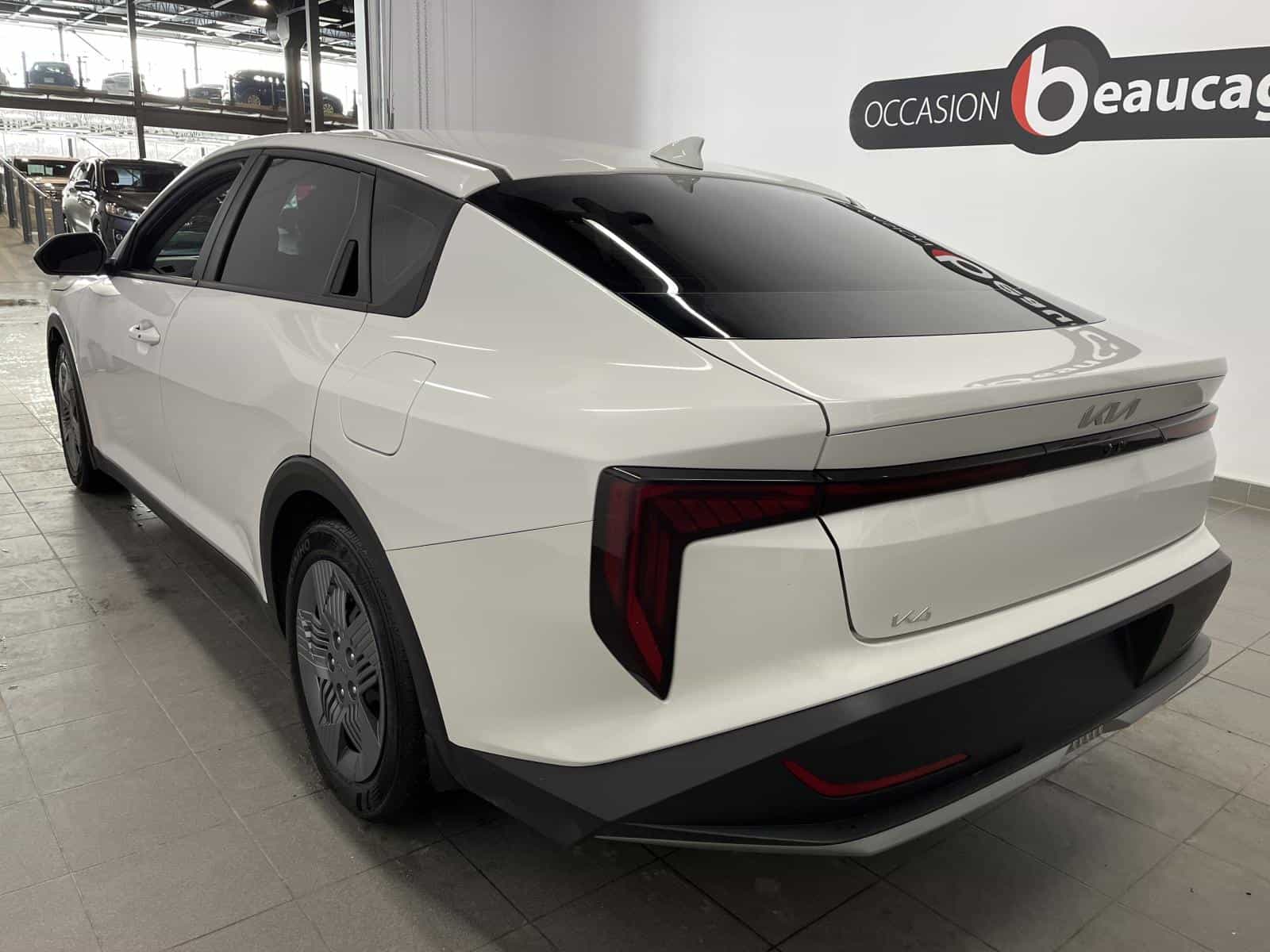 2025 Kia K4 LX - Image 3