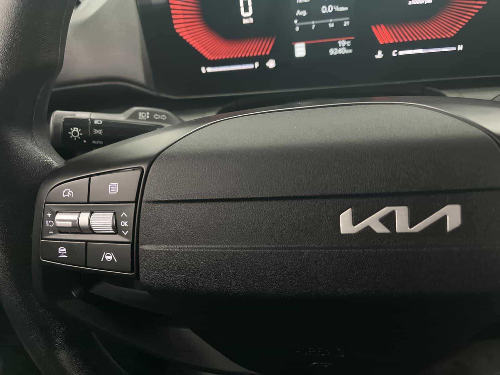 2025 Kia K4 LX - Image 14