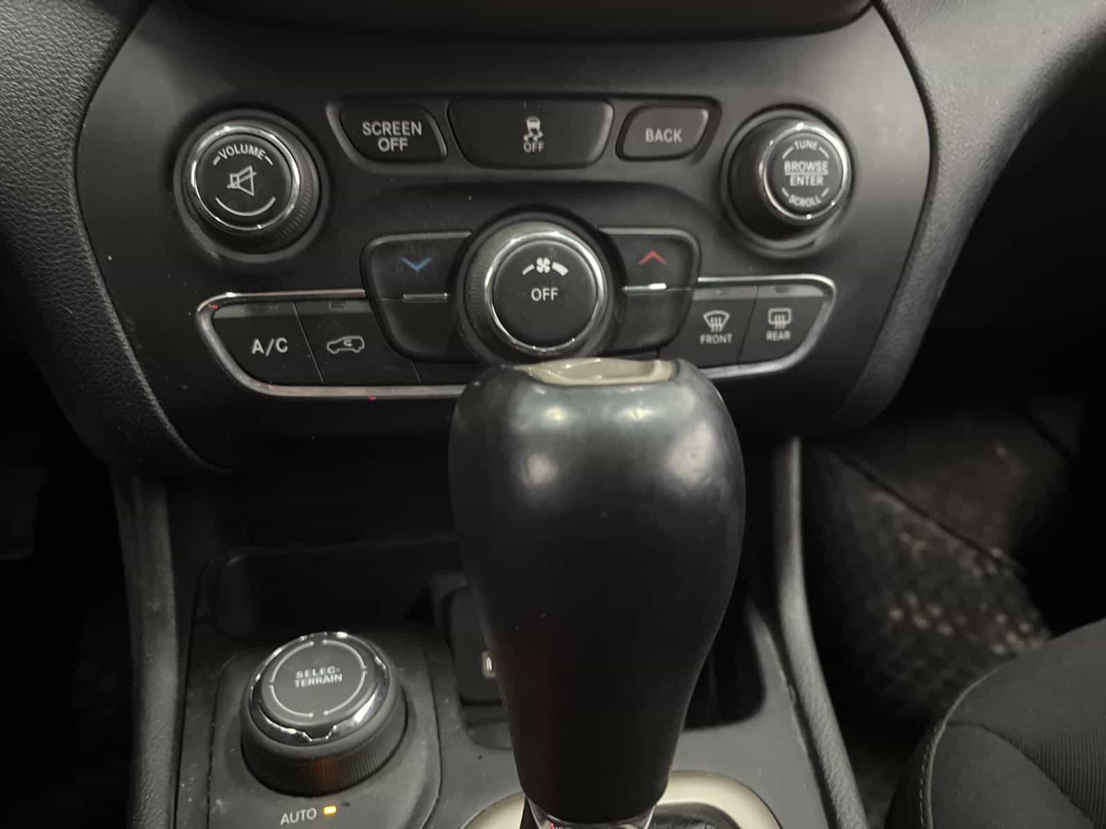 Image 17 Jeep Cherokee Sport 2017