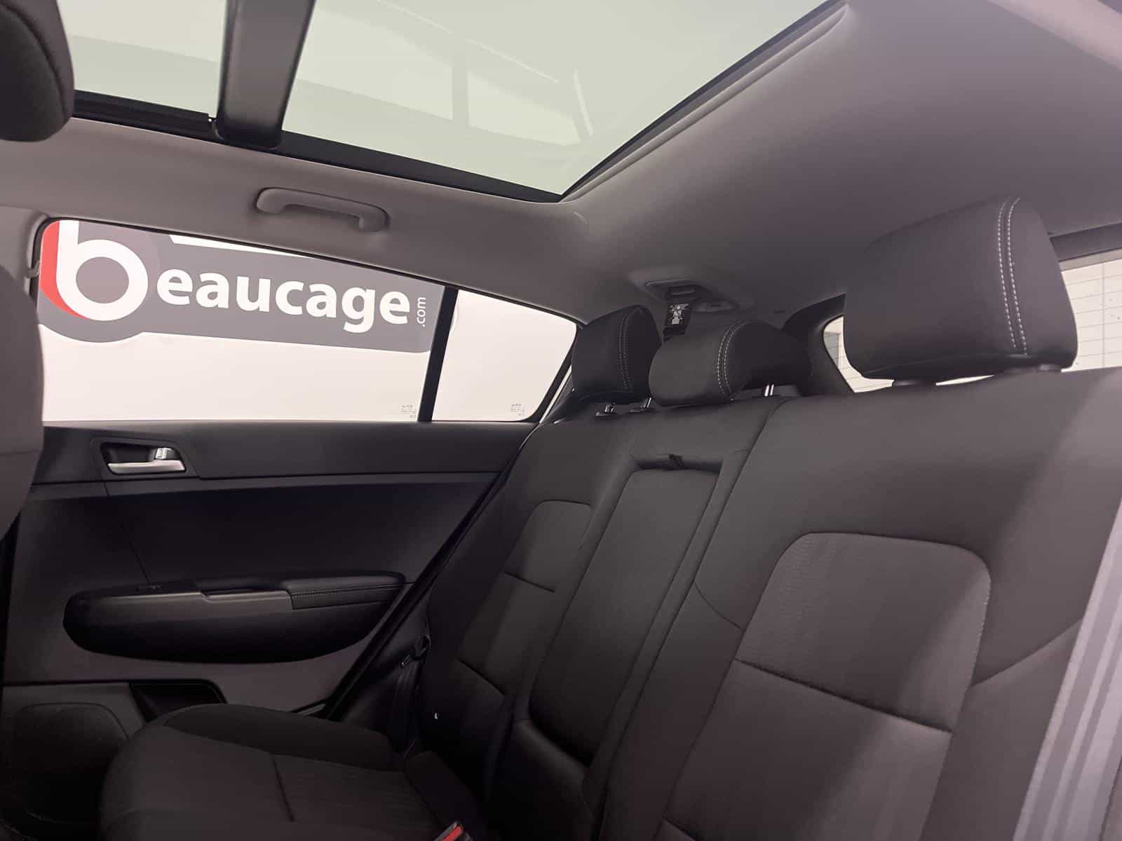 2020 Kia Sportage EX - Image 10