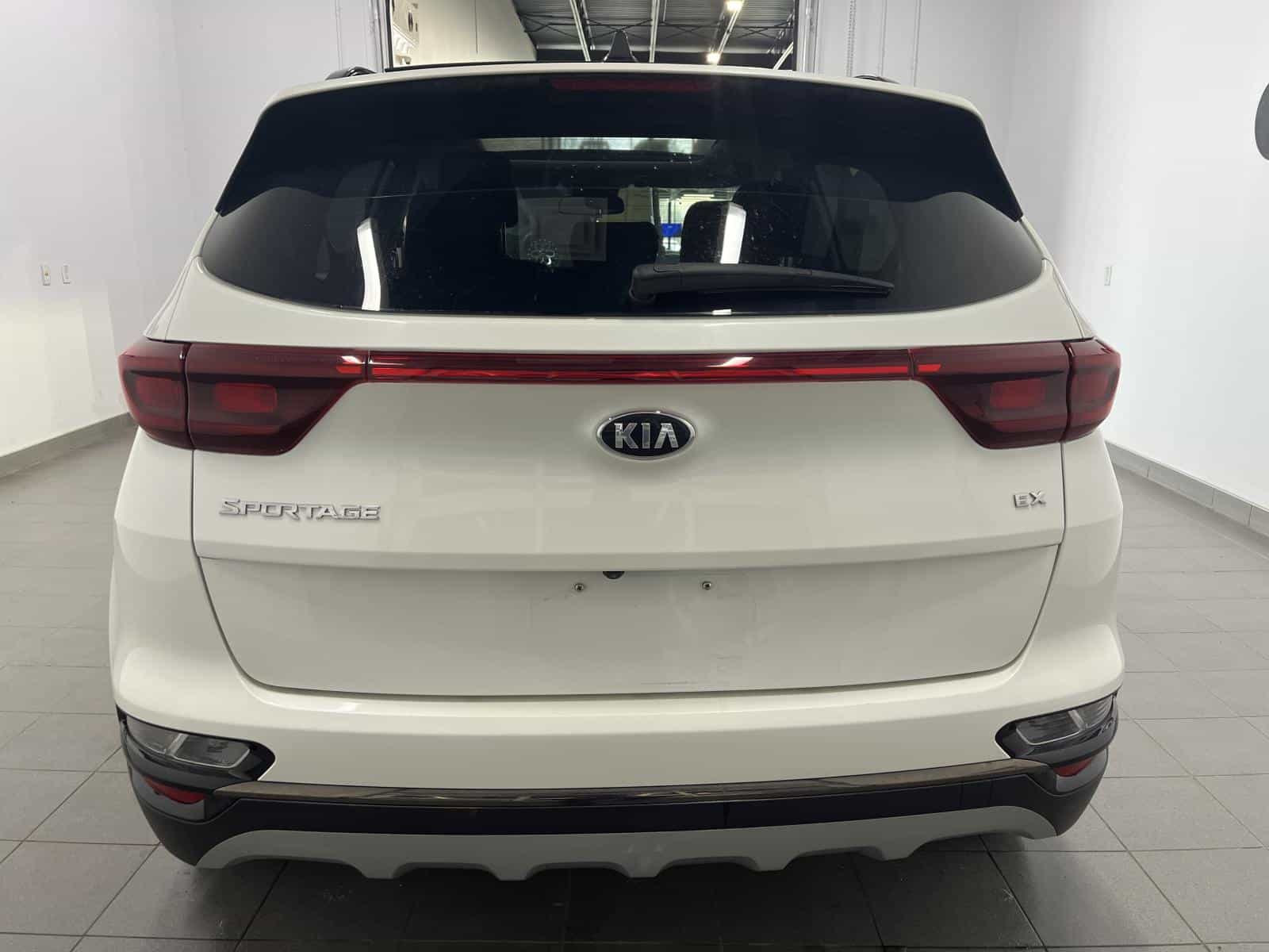 2020 Kia Sportage EX - Image 4