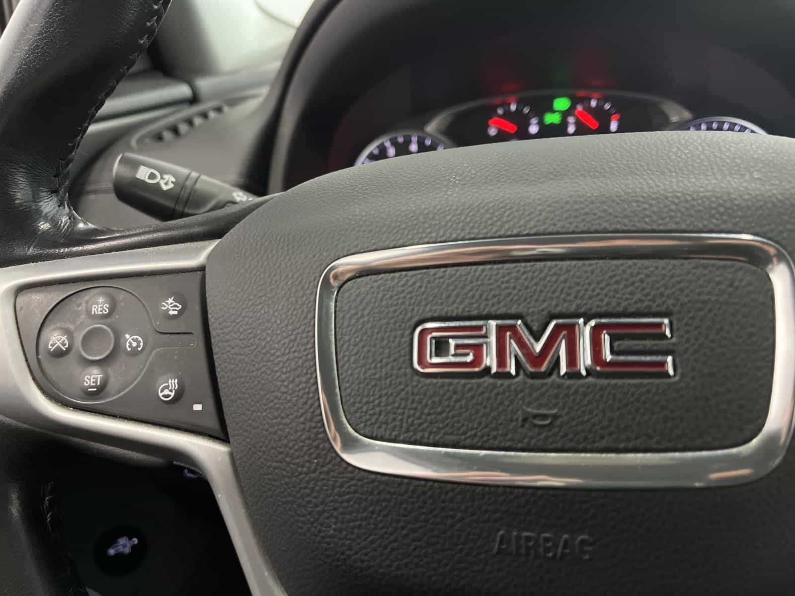 2022 GMC Terrain SLT - Image 15