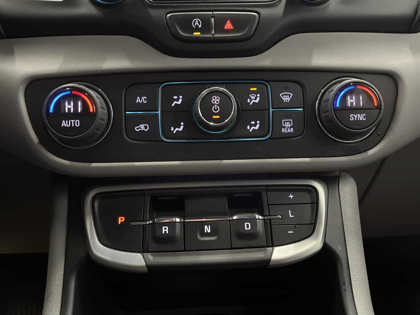 2022 GMC Terrain SLT - Image 19