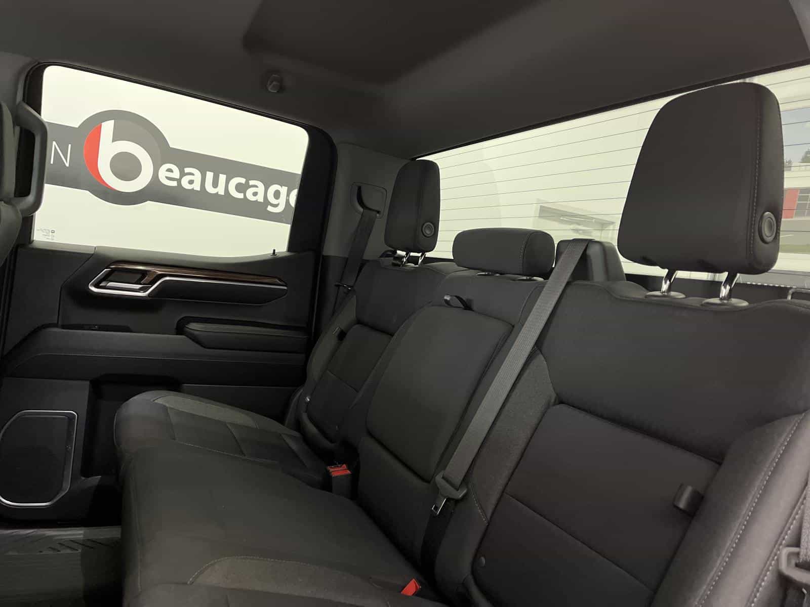 2023 Chevrolet Silverado 1500 LT - Image 10