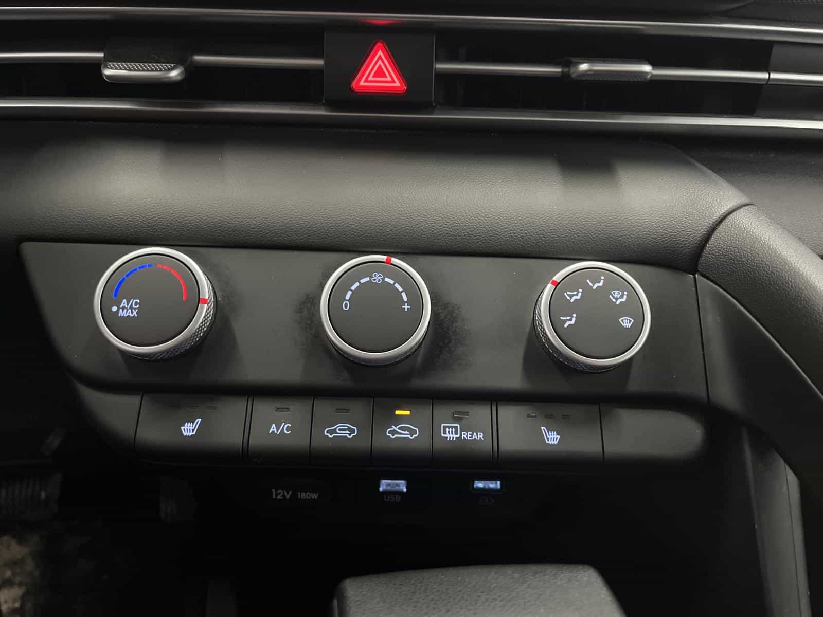 Image 16 Hyundai Elantra Essential 2022