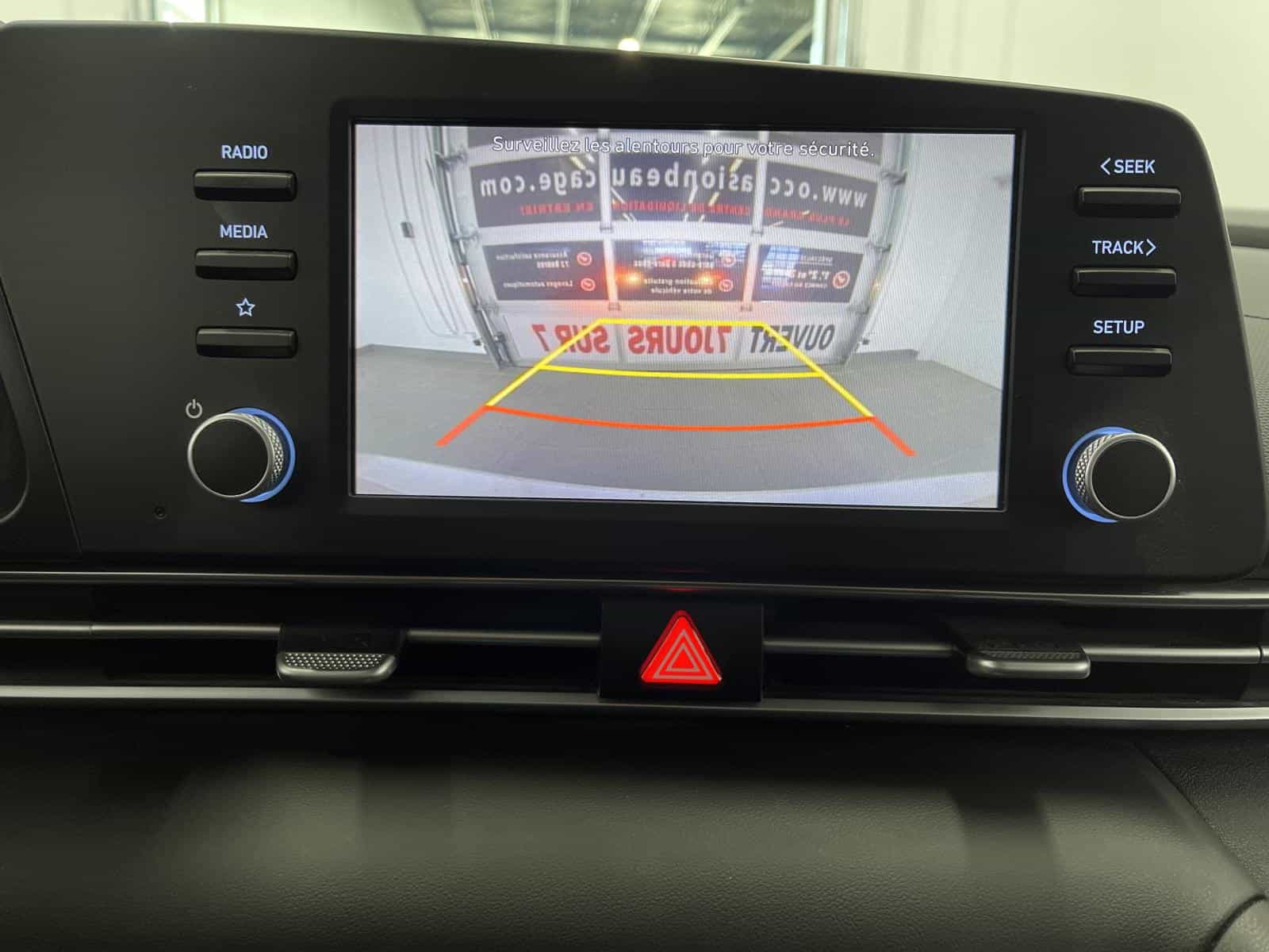 Image 19 Hyundai Elantra Essential 2022