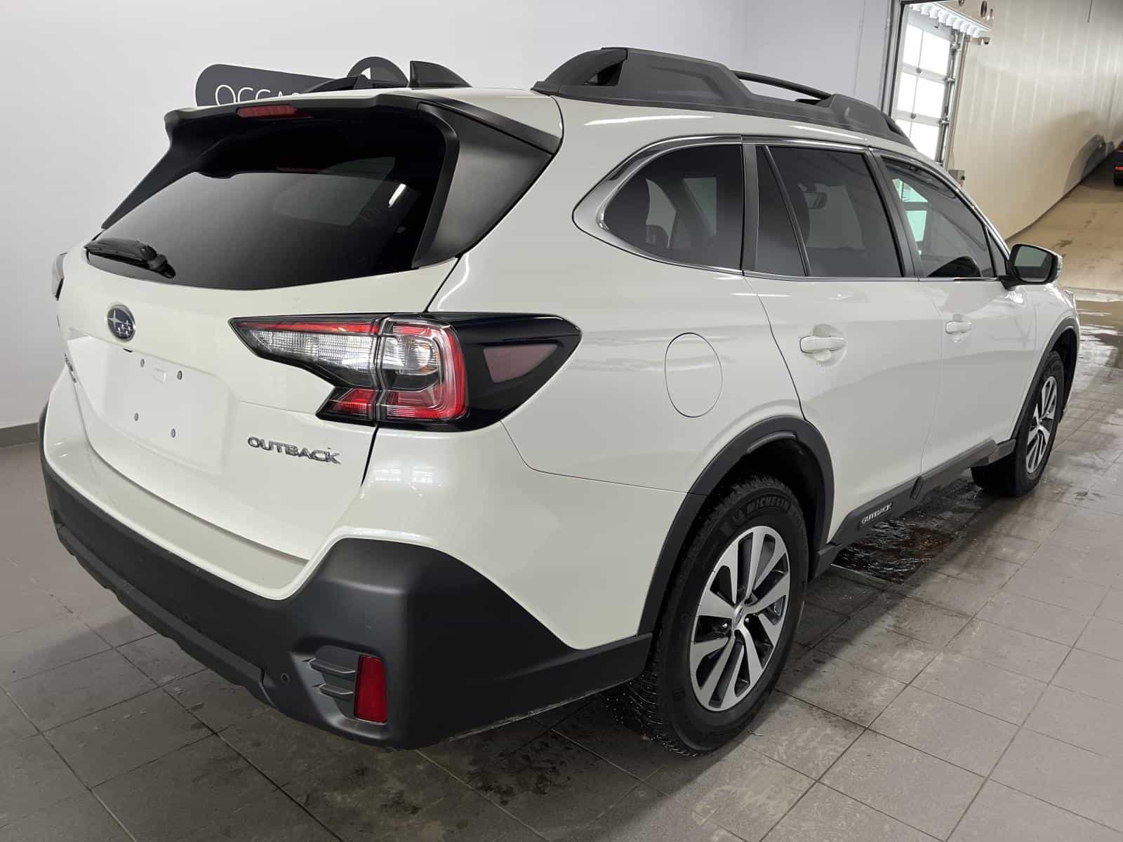 2020 Subaru Outback Touring - Image 5